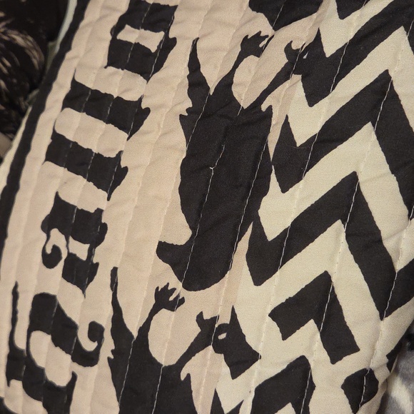 Small Raven Pillow And Two Halloween Blankets - Picture 5 of 5